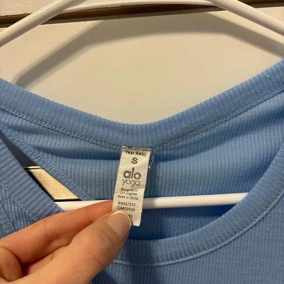 Alo Yoga Ribbed Peak Tank Top Blue - Picture 5 of 5